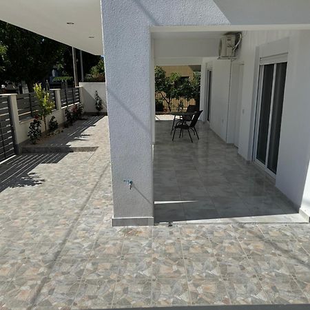 Adoniss Apartmentss Paralia Dionysiou Exterior foto