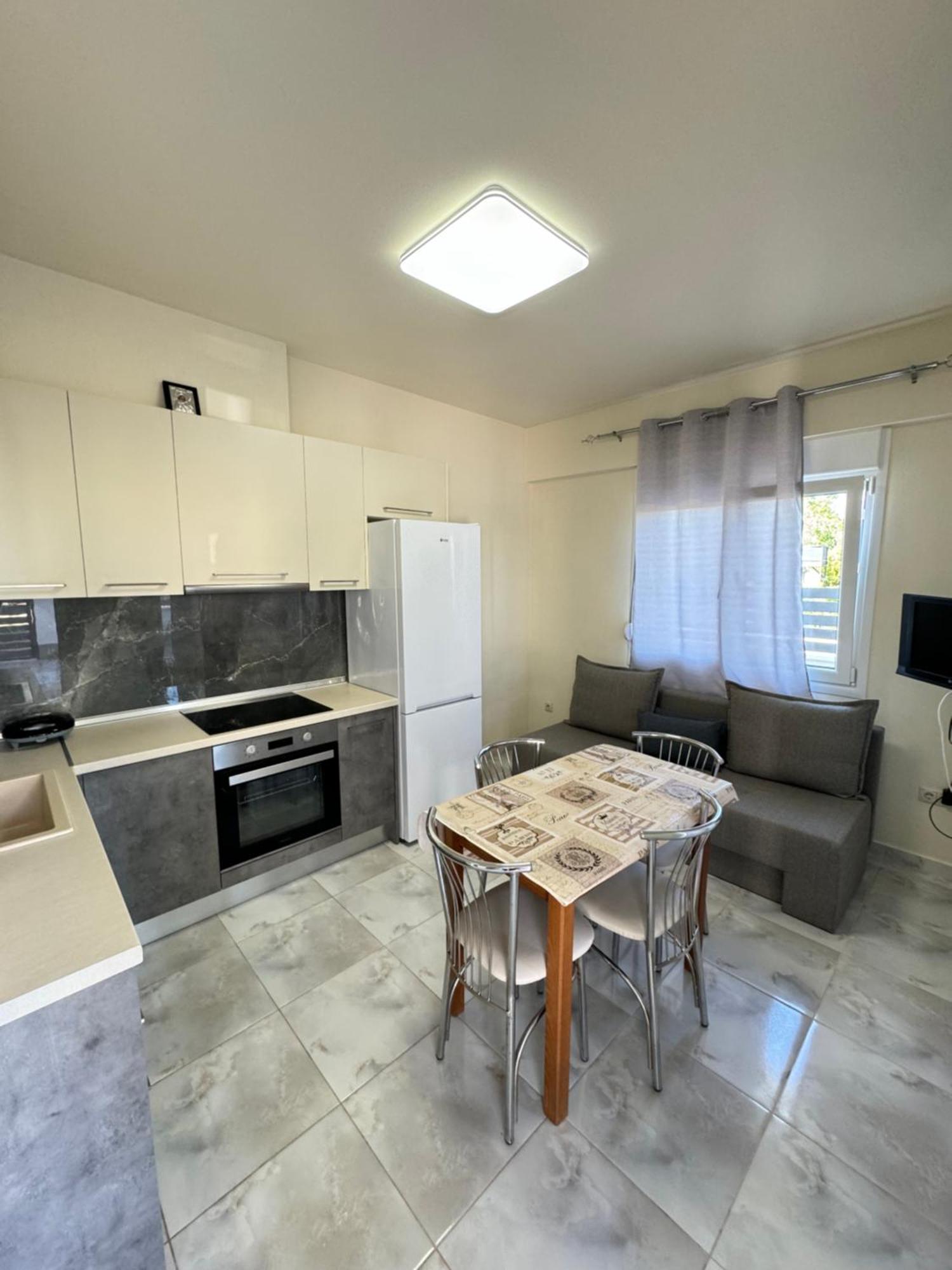 Adoniss Apartmentss Paralia Dionysiou Exterior foto